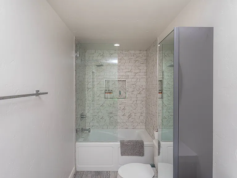 3420 Sheik Dr — Photo 8