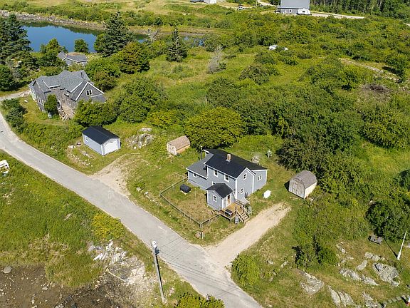 2nd image of 21 Sadler Point Road