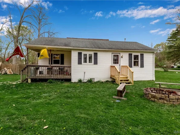 9686 Lenox St, Angola, NY 14006