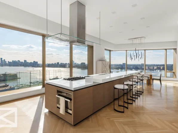 551 West 21st Street image 9 of 31