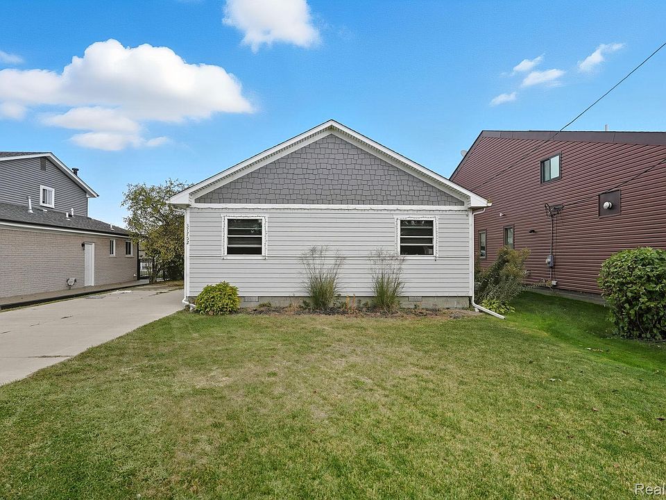 1st image of 37752 Huron Pointe Dr