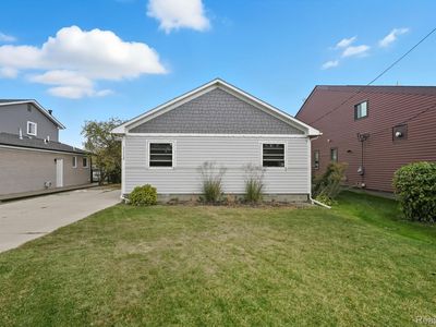 37752 Huron Pointe Dr, Harrison Township, MI, 48045