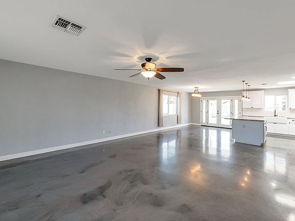 3rd image of 2801 N Granite Reef Rd