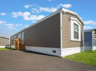 13 Windward Wy, Stony Point, NY 10980