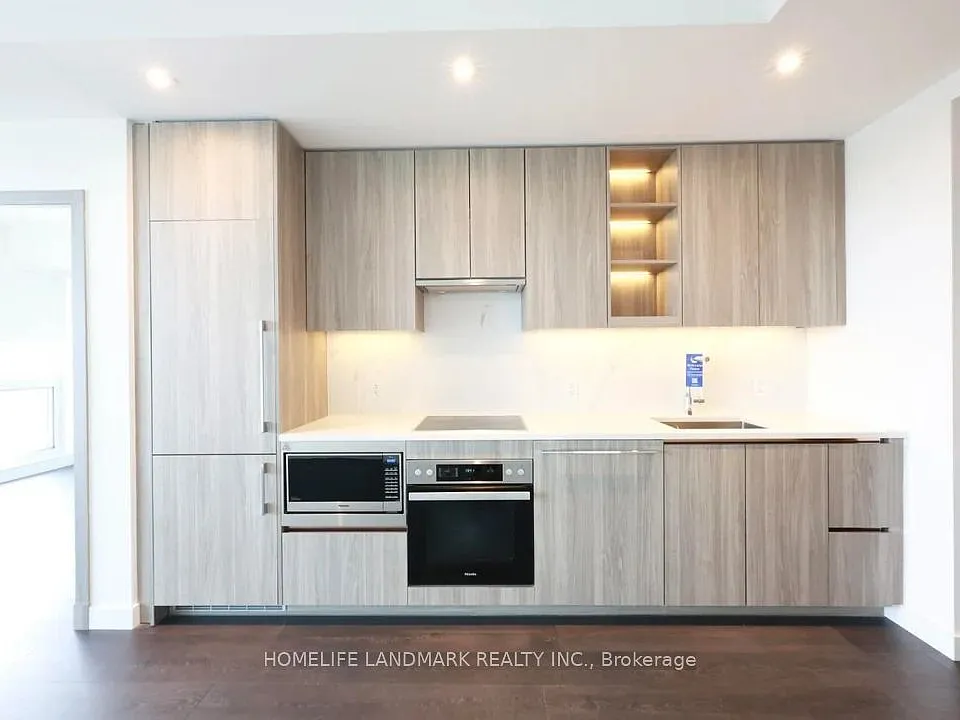27 McMahon Dr #1111