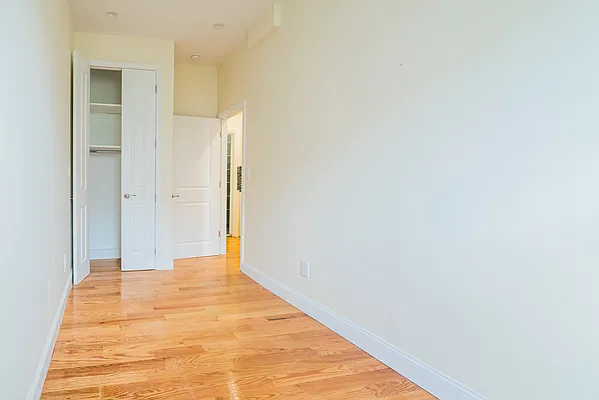 Rented by EXR | media 5