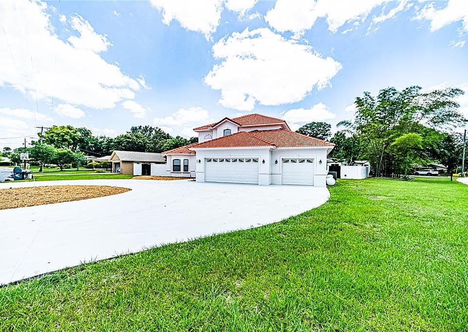 1st image of 601 Queens Mirror Cir
