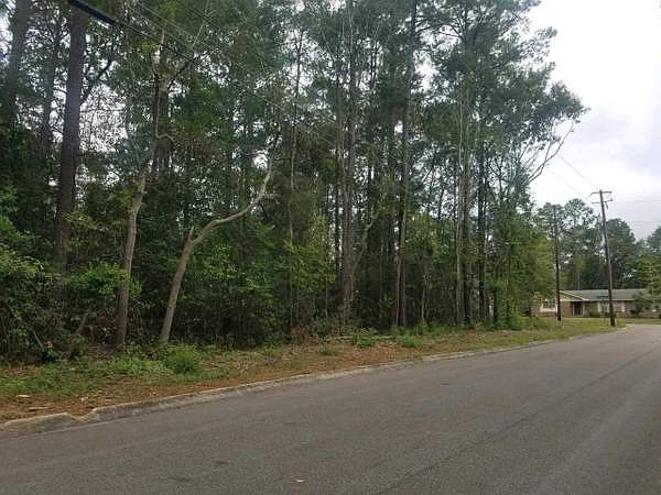 2nd image of Meadowbrook Dr