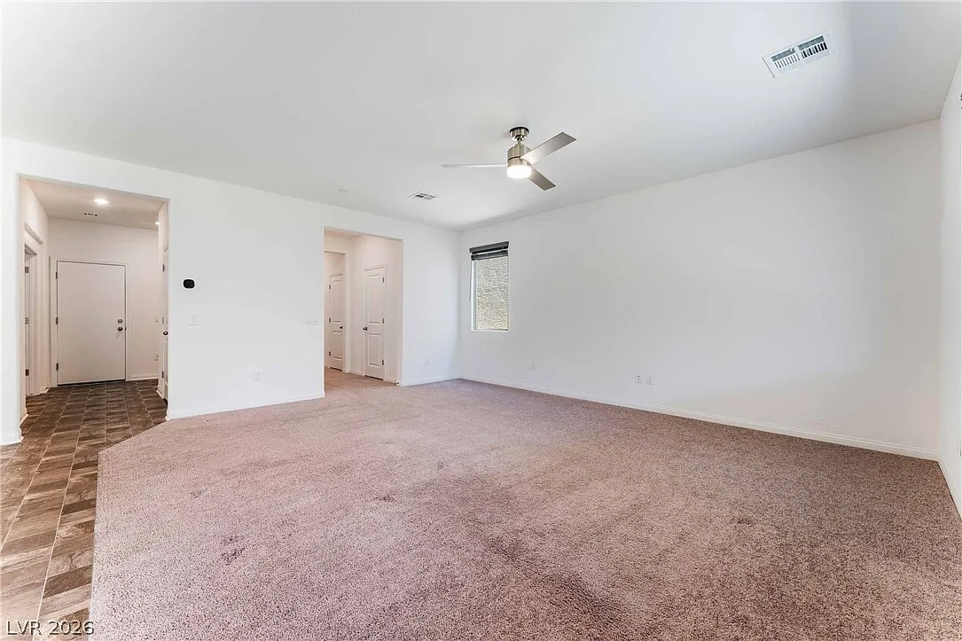 4 bed, 2.5 bath, 2446 sqft, $2,450 — Photo 4