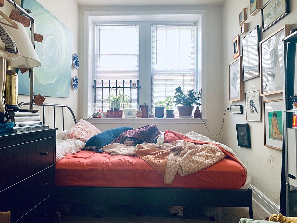 Smaller bedroom