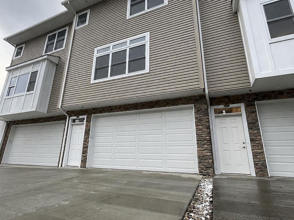 1st image of 303 Pasture Ln