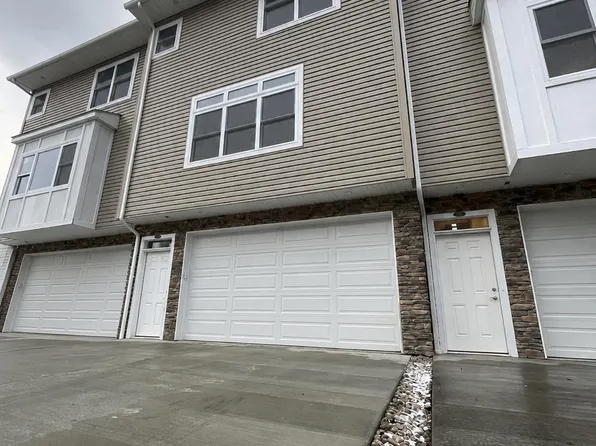 303 Pasture Ln, Morgantown, WV 26505