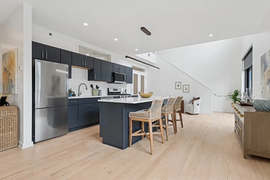 2 bed, 1436 sqft, $3,495 — Photo 3