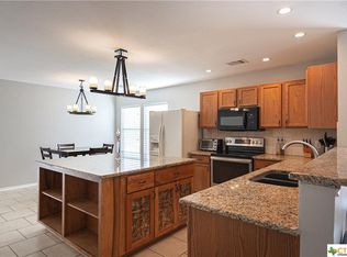 1640 Sunnycrest Cir, New Braunfels, TX 78130