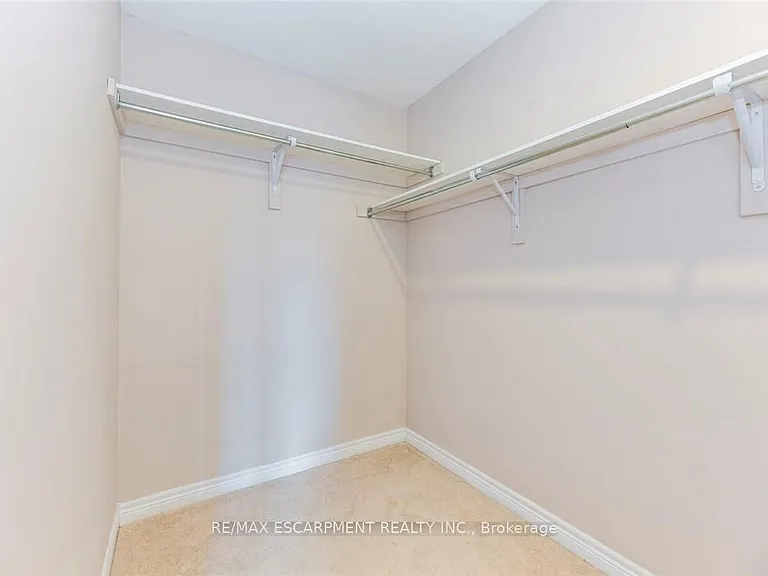 2340 Whistling Springs Cres — Photo 23