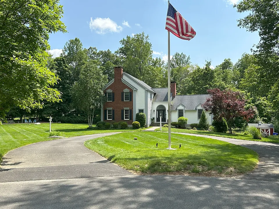 11 Van Campen Ln