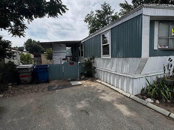 3rd image of 306 E 47th St Trailer 6