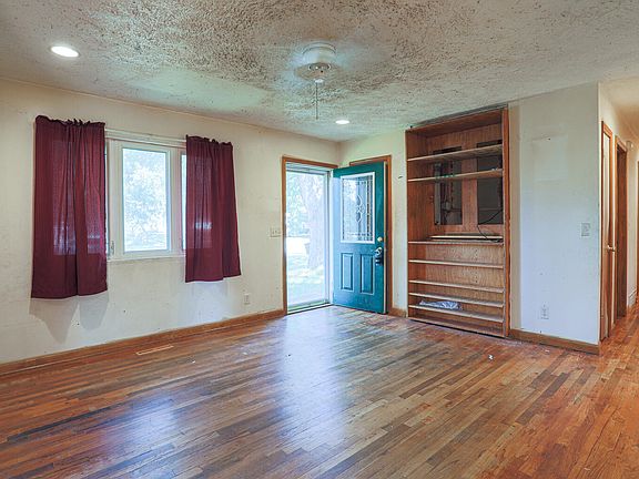 3rd image of 717 N 32nd St