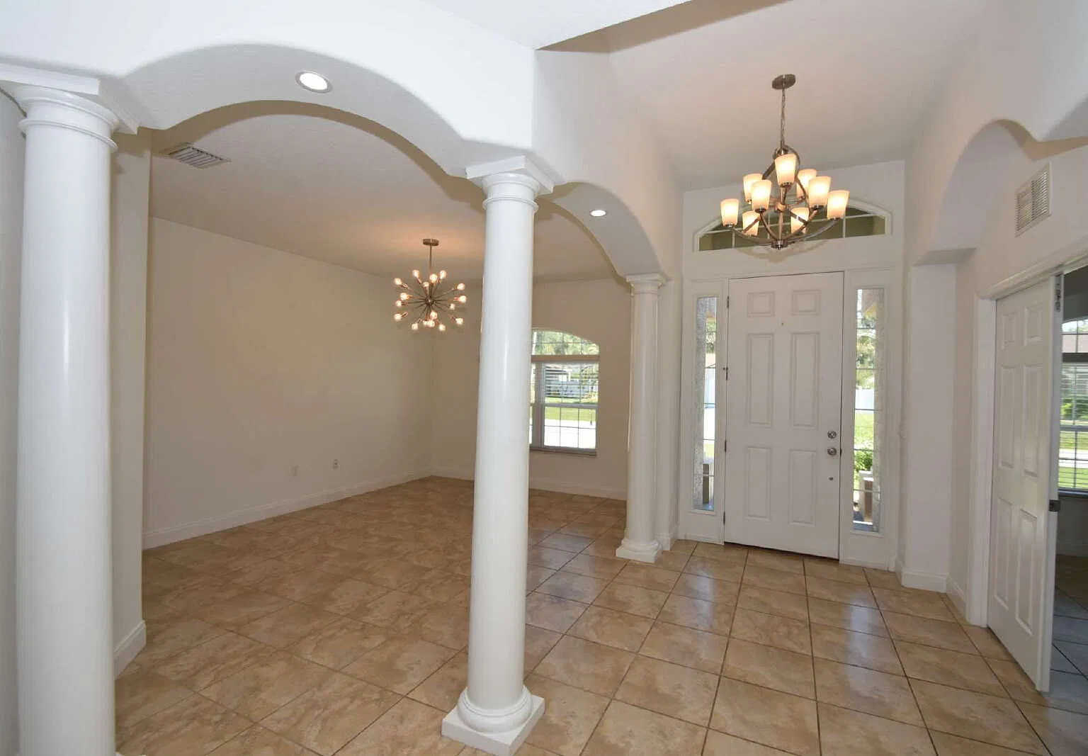 4 bed, 3.0 bath, 2552 sqft, $2,800 — Photo 3