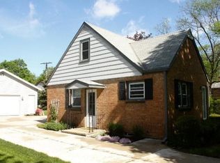 1525 S 168th St, New Berlin, WI 53151