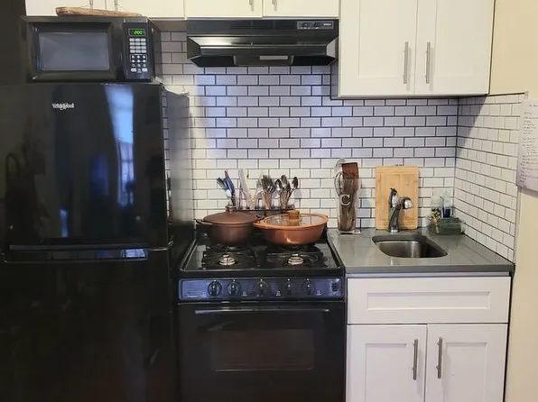 800 Florence Ave #B10, Philadelphia, PA 19143