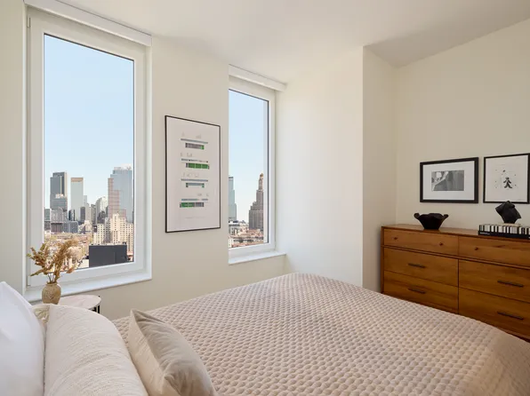 420 Carroll Street image 3 of 17