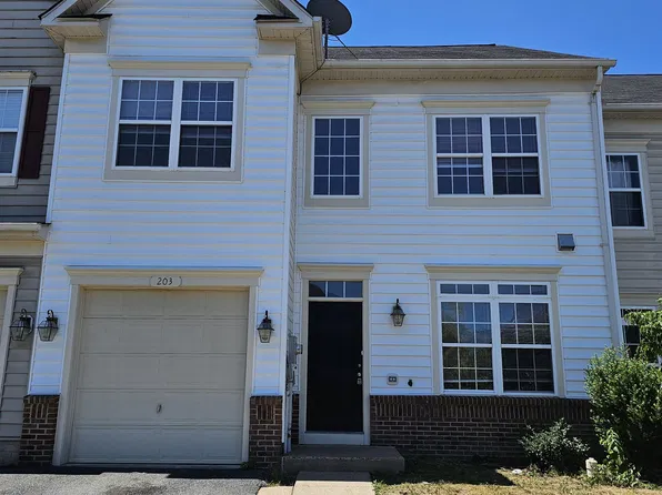 203 Quinton Oaks Cir, Stephens City, VA 22655