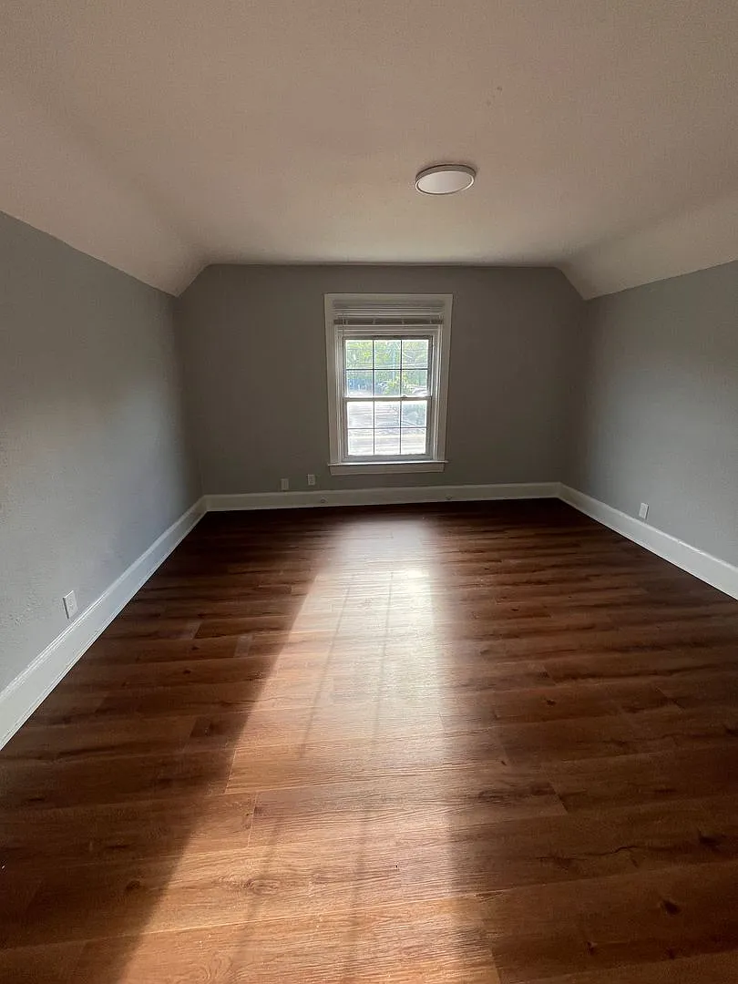 3533 Douglas Ave. — Photo 2