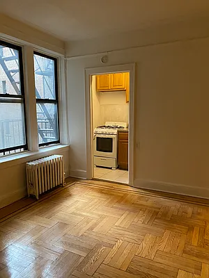 Rented by BSRG Realty | media 8