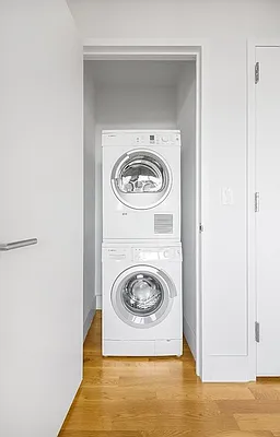 Rented by Bold New York | media 24