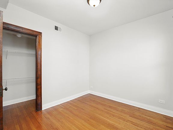 4th image of 3048-50 N Milwaukee Ave #3048-2R