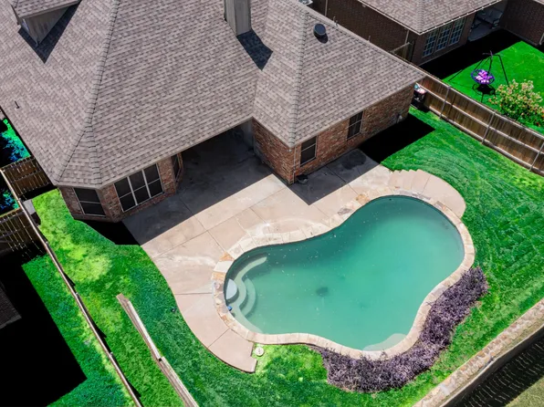 839 Evergreen Ln, Burleson, TX 76028
