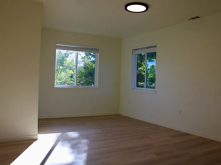237 Cameo Dr — Photo 13