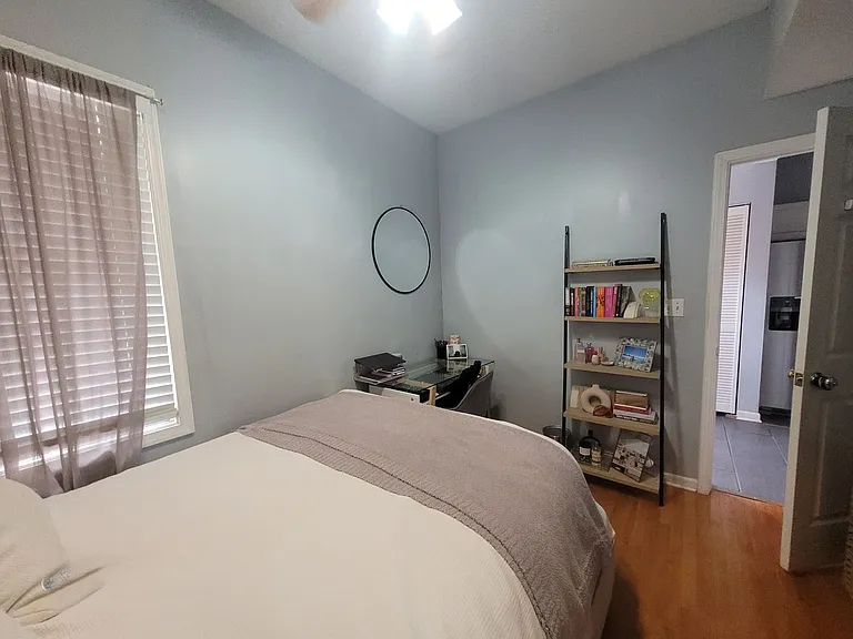 1456 N Orleans St — Photo 16