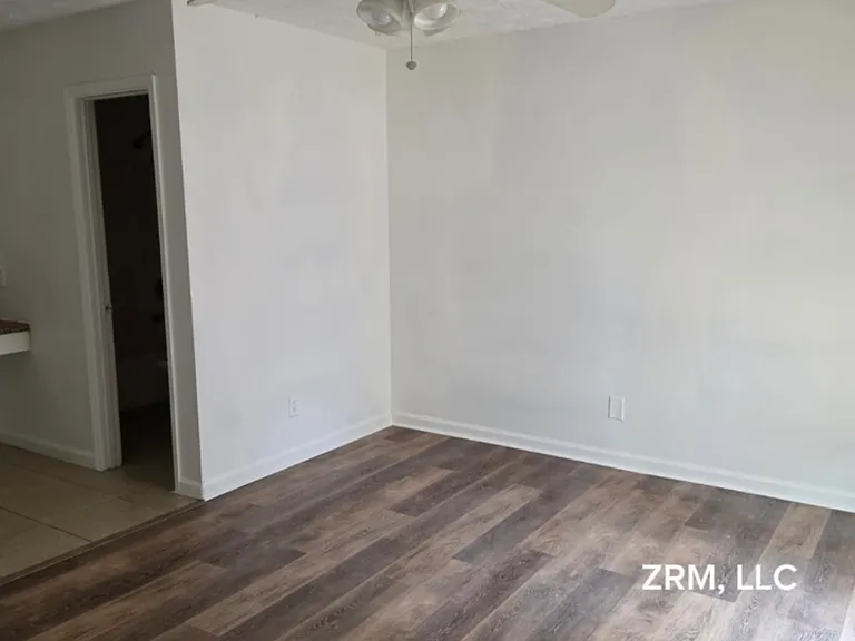4403 Flakes Mill Rd — Photo 6