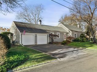 7 Elm Ter, Dartmouth, MA 02748