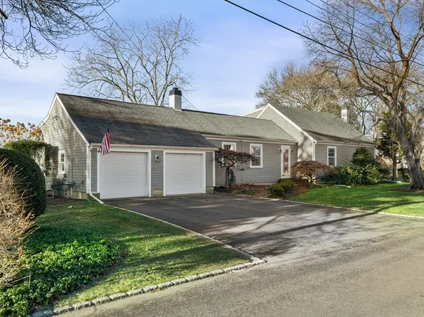 7 Elm Ter, Dartmouth, MA 02748
