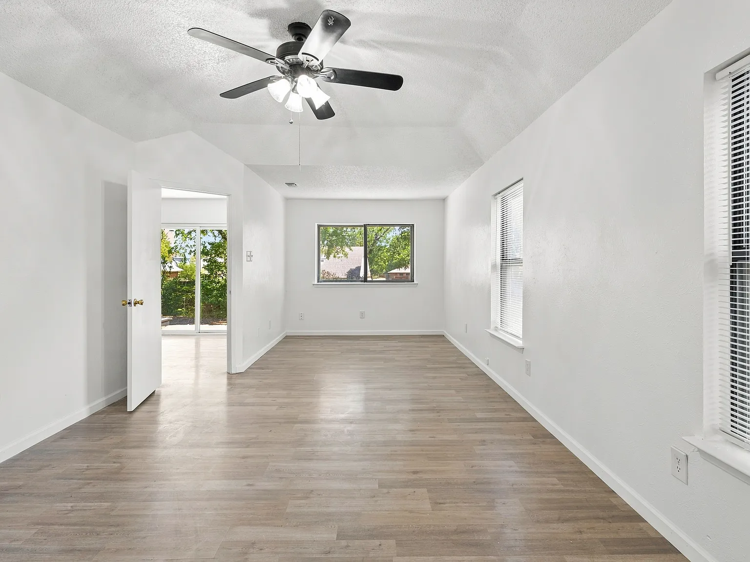 3 bed, 1532 sqft, $2,245 — Photo 3