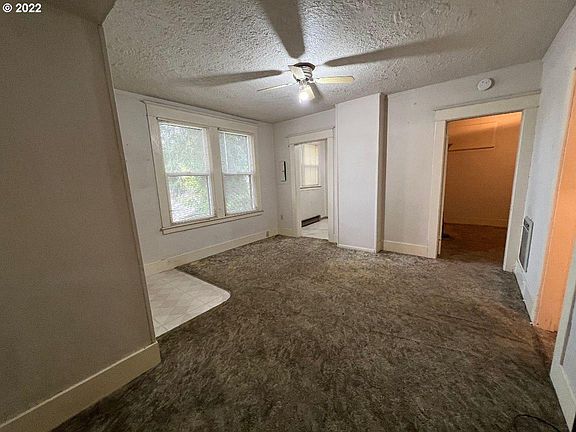 3rd image of 7969 SE Milwaukie Ave