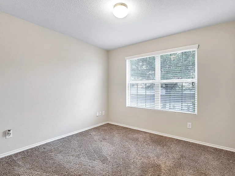 1922 Marbach Woods — Photo 20