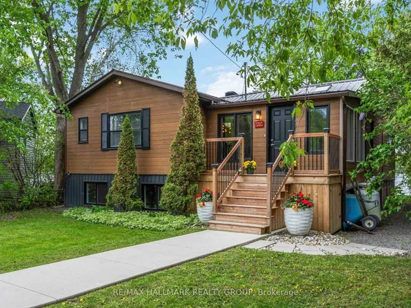 2824 Barts Ln, Ottawa, ON K0G 1J0
