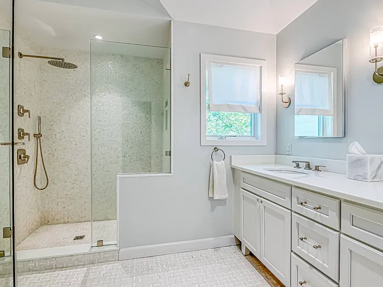 34 Elizabeth Ln — Photo 16