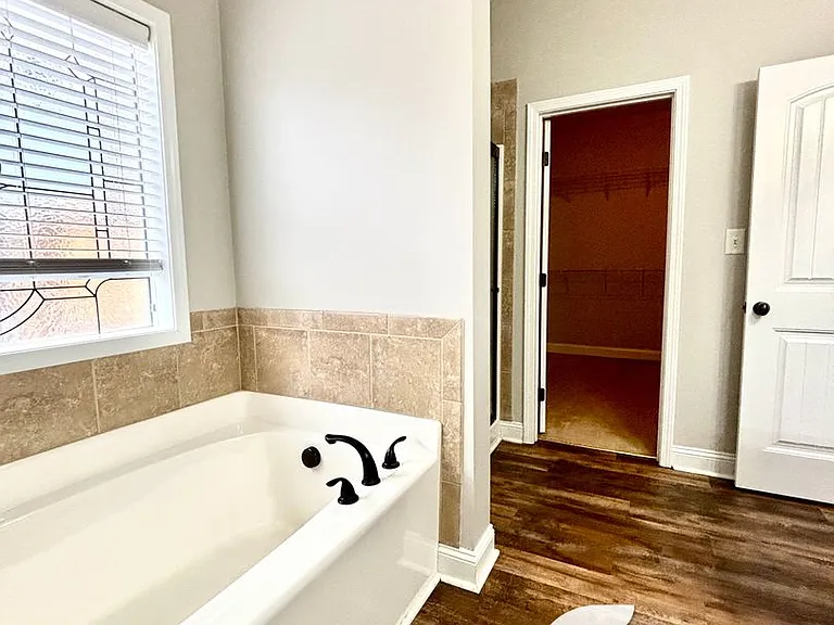 239 Fountain Grove Dr — Photo 33