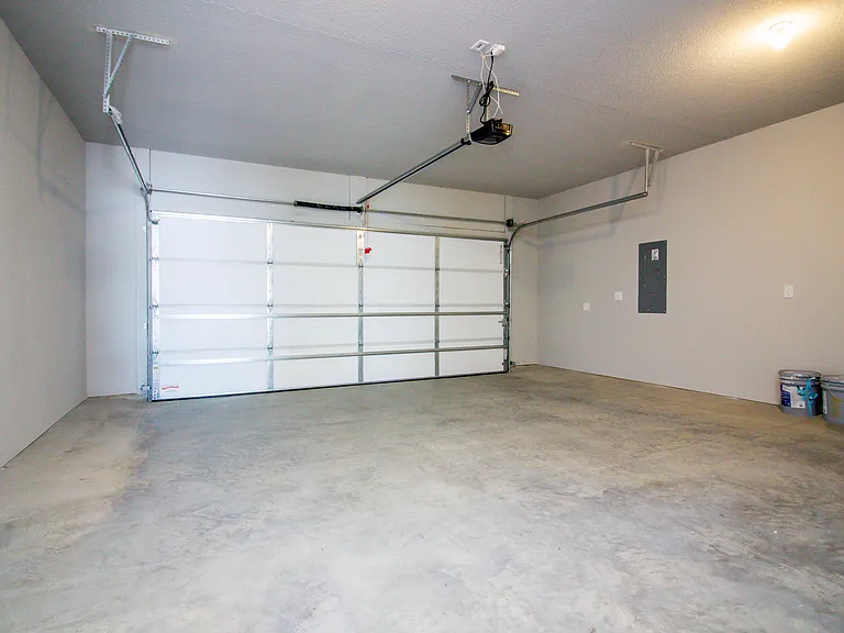 1003 W Hamilton Rd N — Photo 37