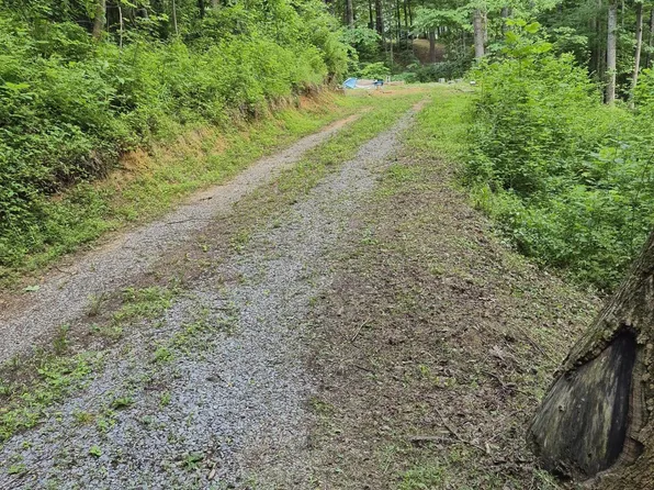 134 Thomas And Webb Rd, Johnson City, TN 37604