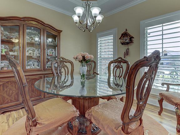 4th image of 8436 Forest Crest Ct NE