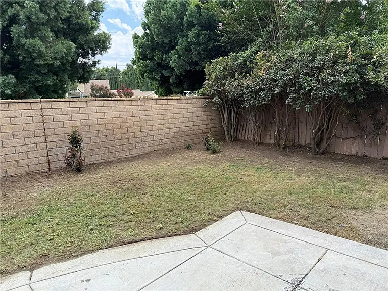 1742 Edmon Way — Photo 20