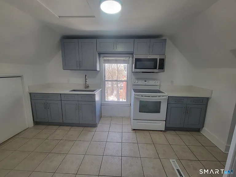 38 Auburn St — Photo 4