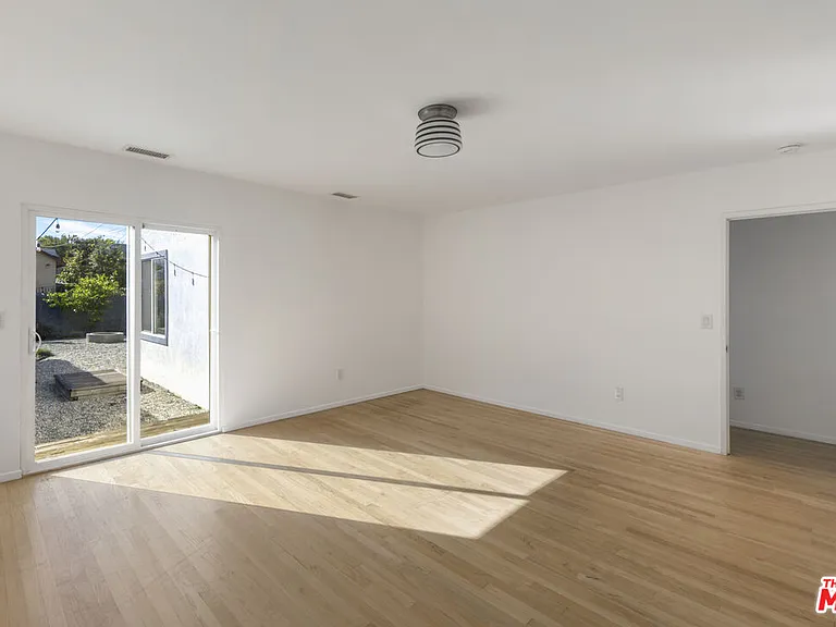 5712 Buchanan St — Photo 10