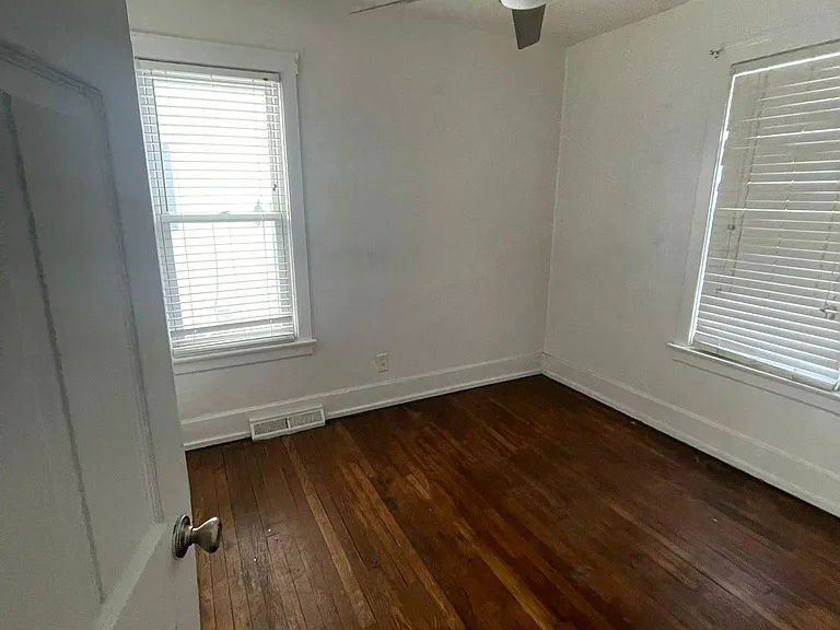 1520 Gregory Ave — Photo 5